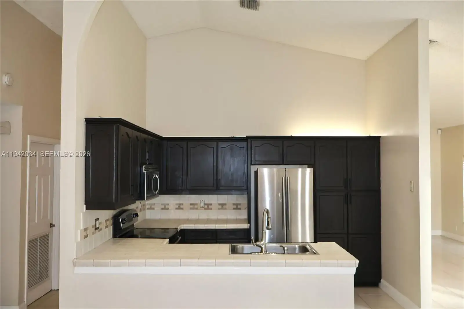 1521 NW 105th Ave, Plantation FL 33322 photo 3