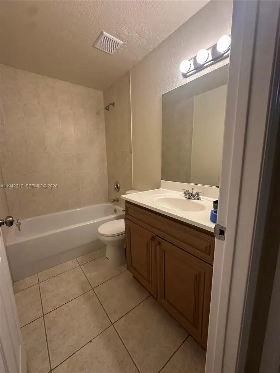 1239 NE 127th St # C, North Miami FL 33161 photo 4