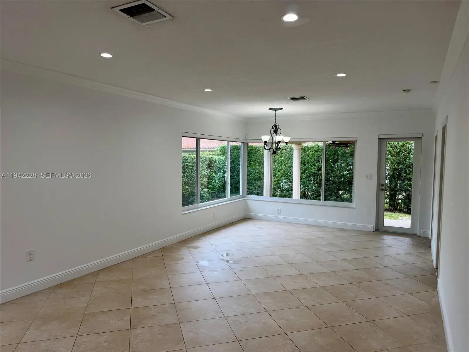 814 Capri St, Coral Gables FL 33134 photo 4