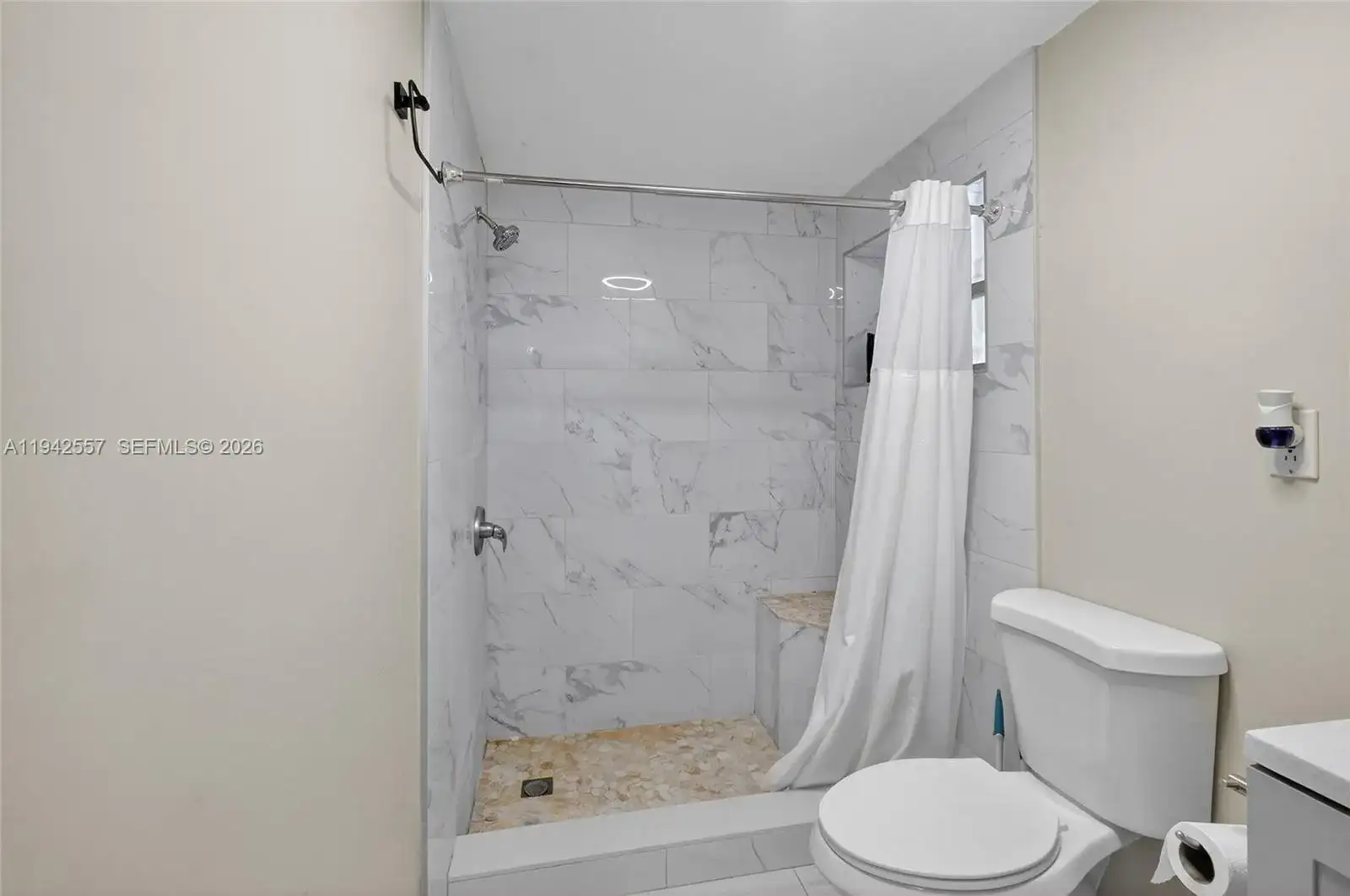 395 NW 124th St, North Miami FL 33168 photo 5