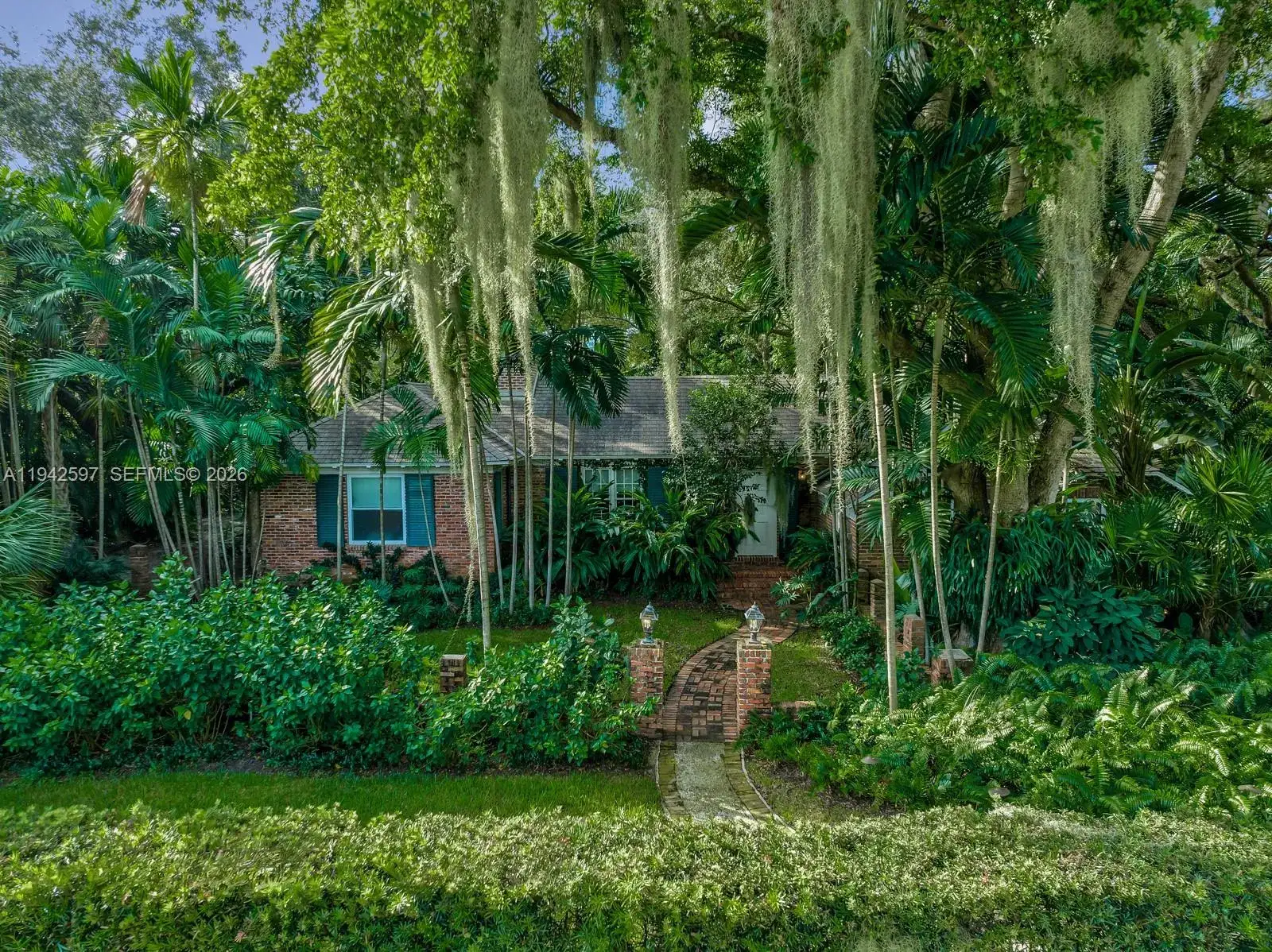530 Melaleuca Ln, Miami FL 33137 photo 2