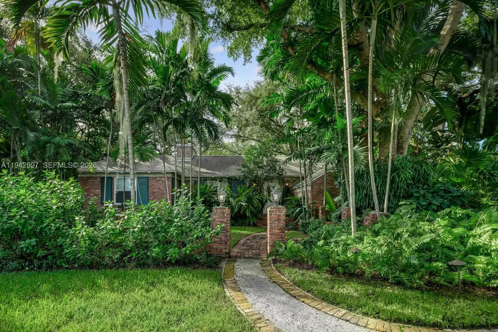 530 Melaleuca Ln, Miami FL 33137 photo 3