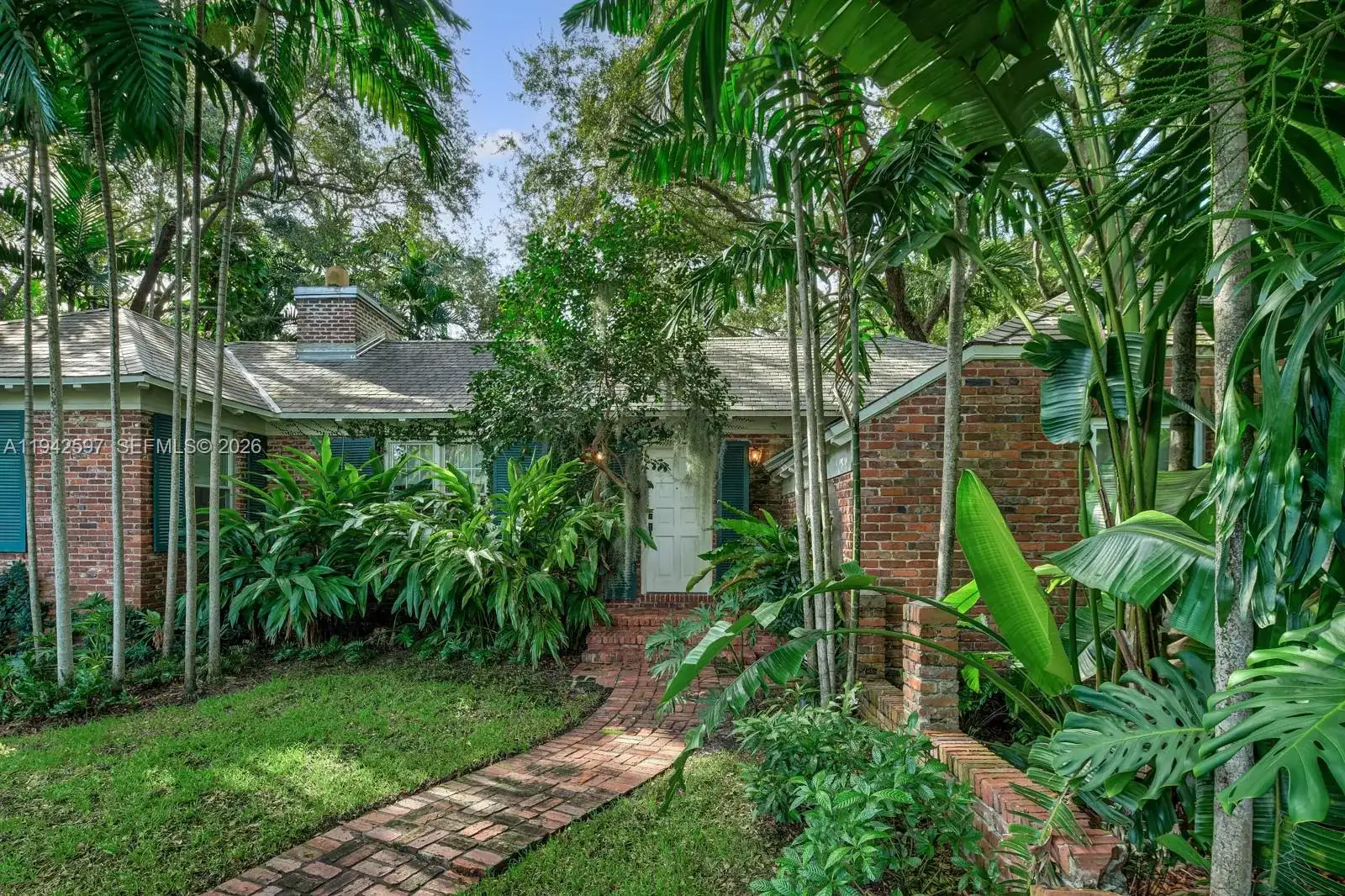 530 Melaleuca Ln, Miami FL 33137 photo 4