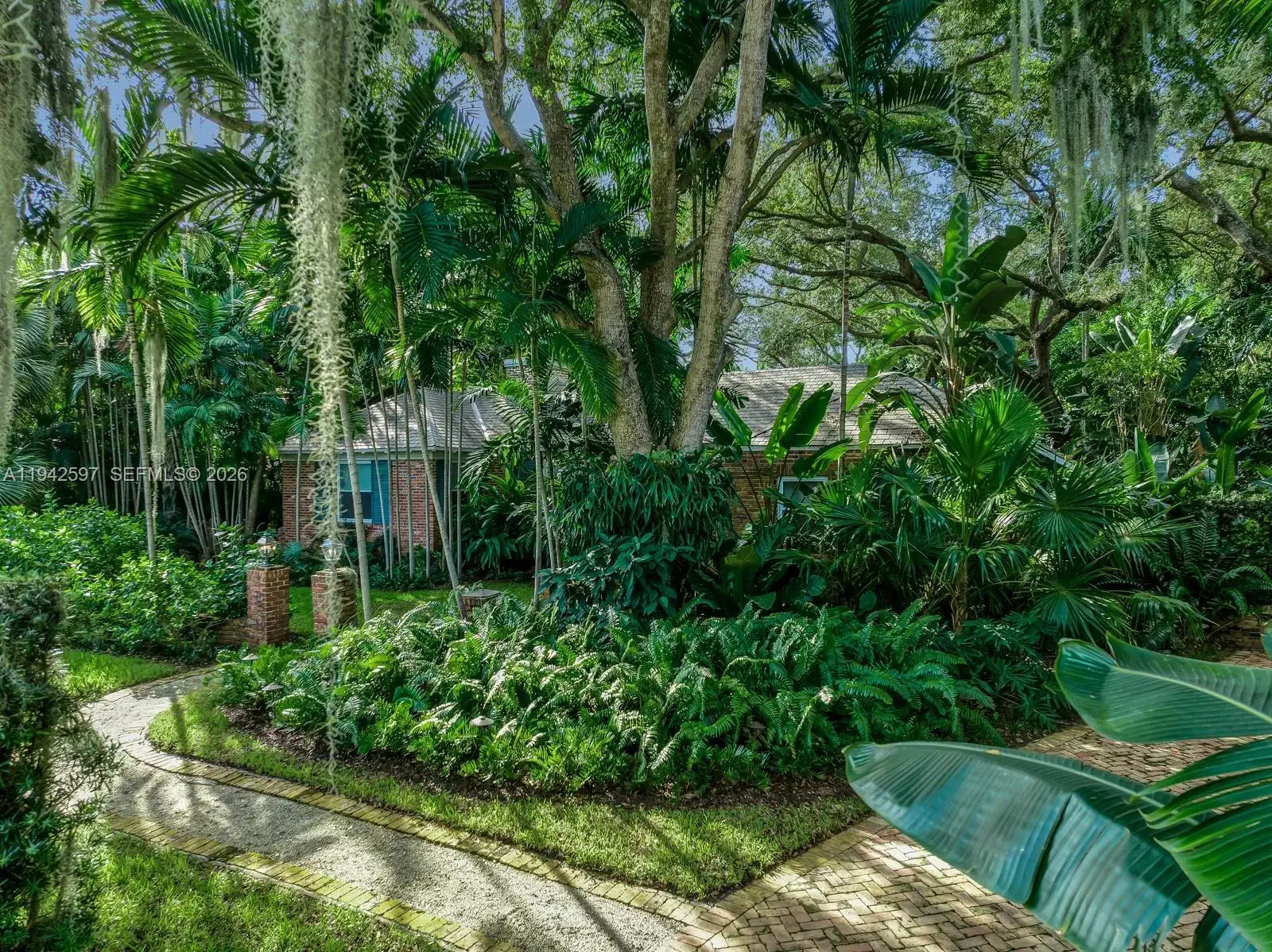 530 Melaleuca Ln, Miami FL 33137 photo 5