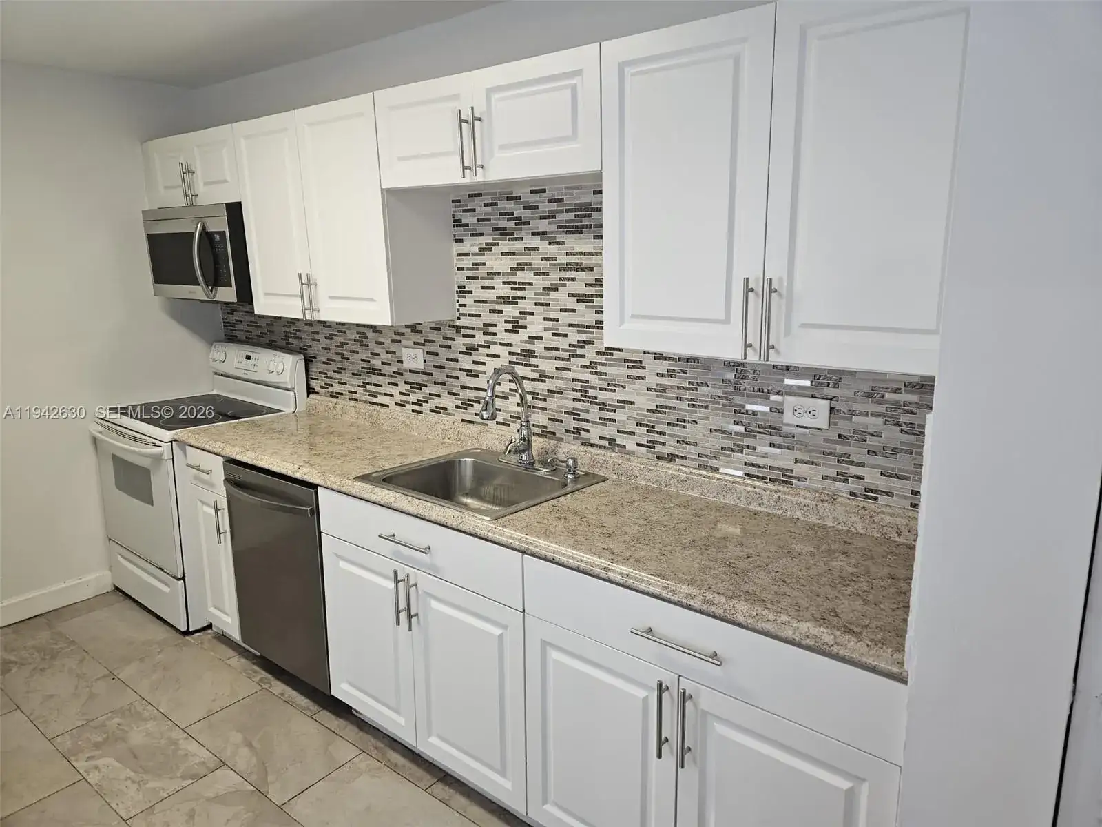 7135 Collins Ave # 1011, Miami Beach FL 33141 photo 3