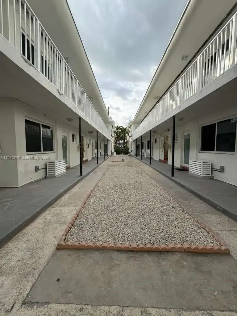 6890 Abbott Ave # 4A, Miami Beach FL 33141 photo 2