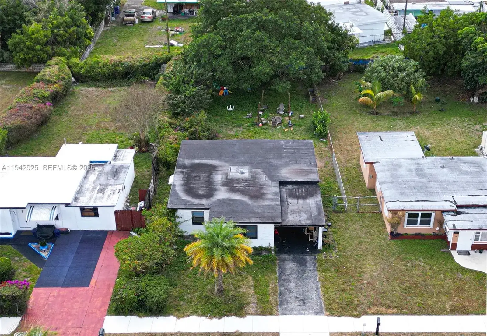 5844 Garfield St, Hollywood FL 33021 photo 4