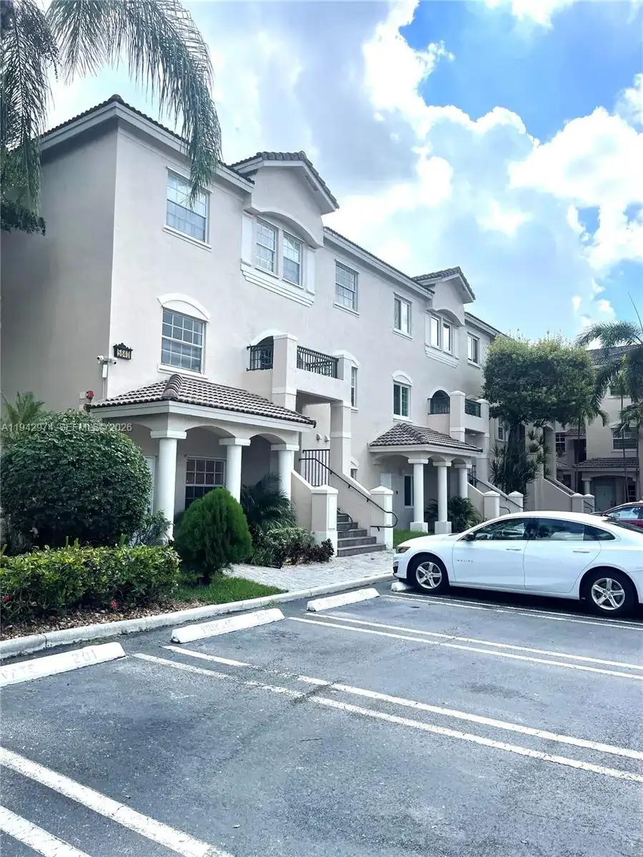 5640 NW 115th Ct # 208, Doral FL 33178 photo 2
