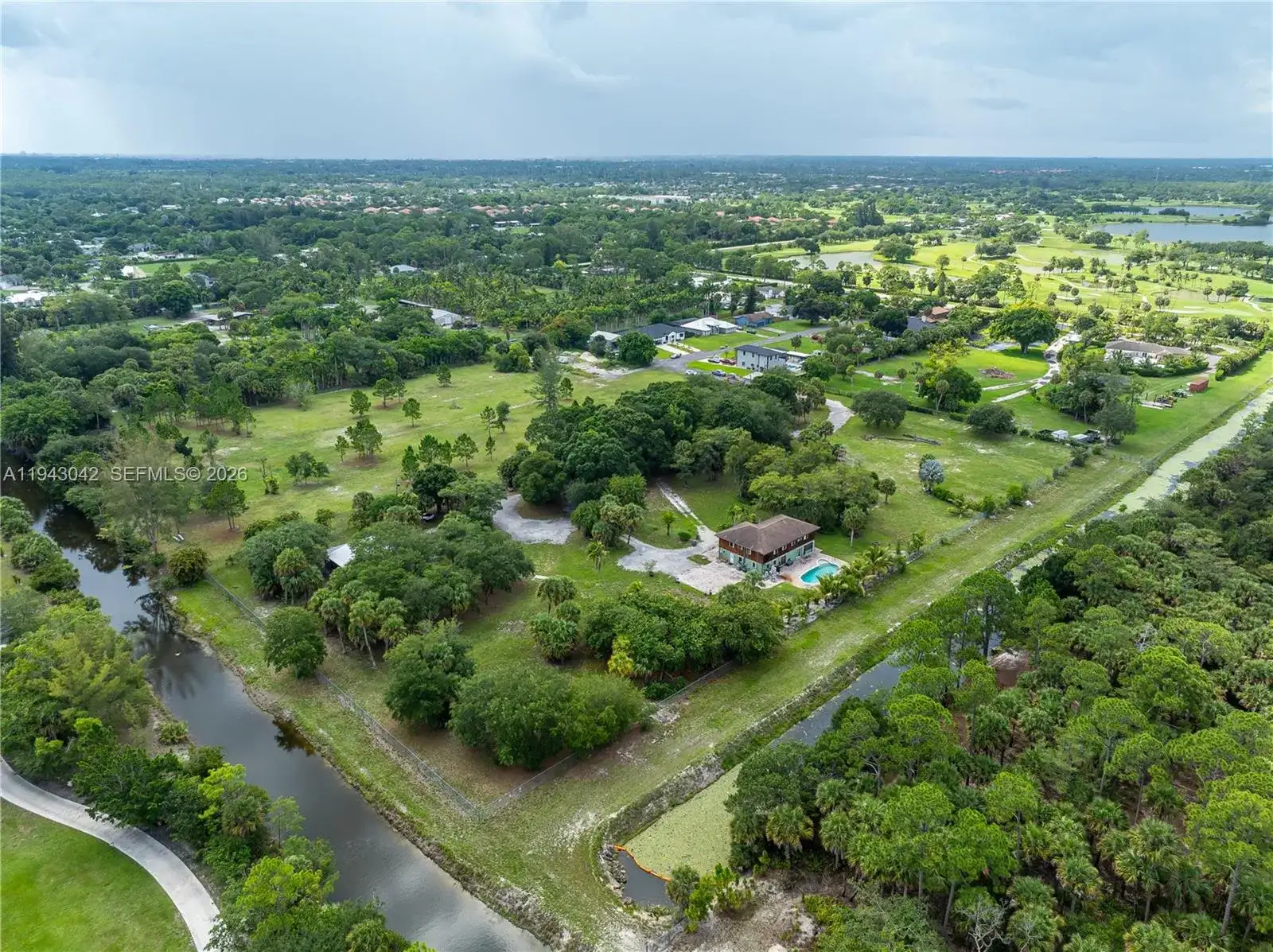 576 Marshall Rd, West Palm Beach FL 33413 photo 4