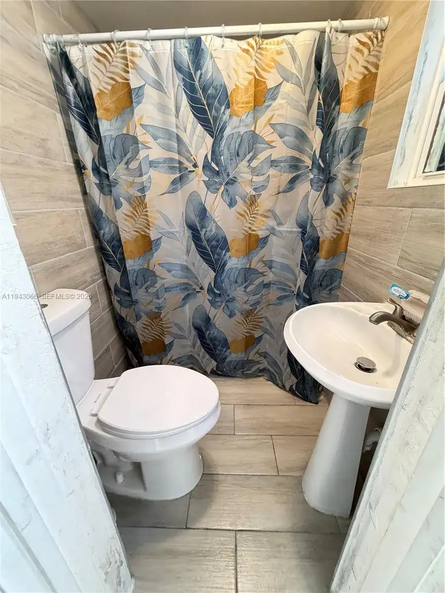 11201 NW 12th Ave # 2, Miami FL 33168 photo 3