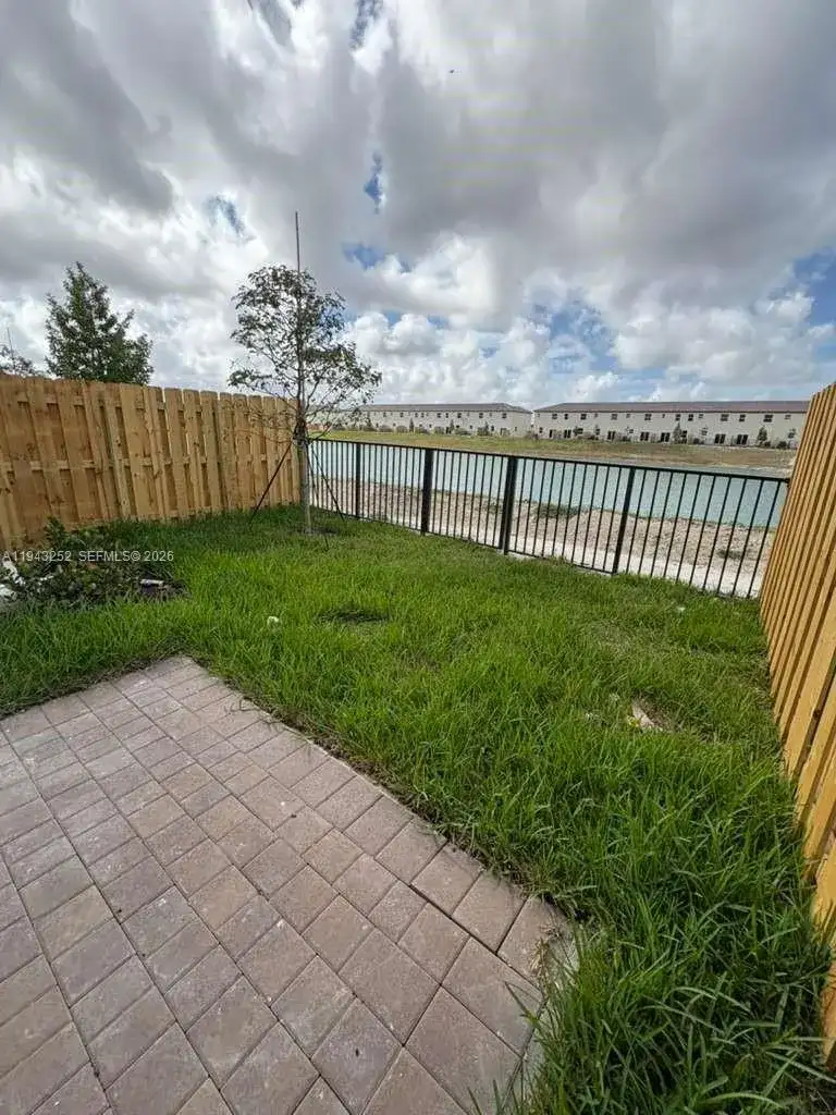 2708 SE 26th Ave, Homestead FL 33035 photo 3