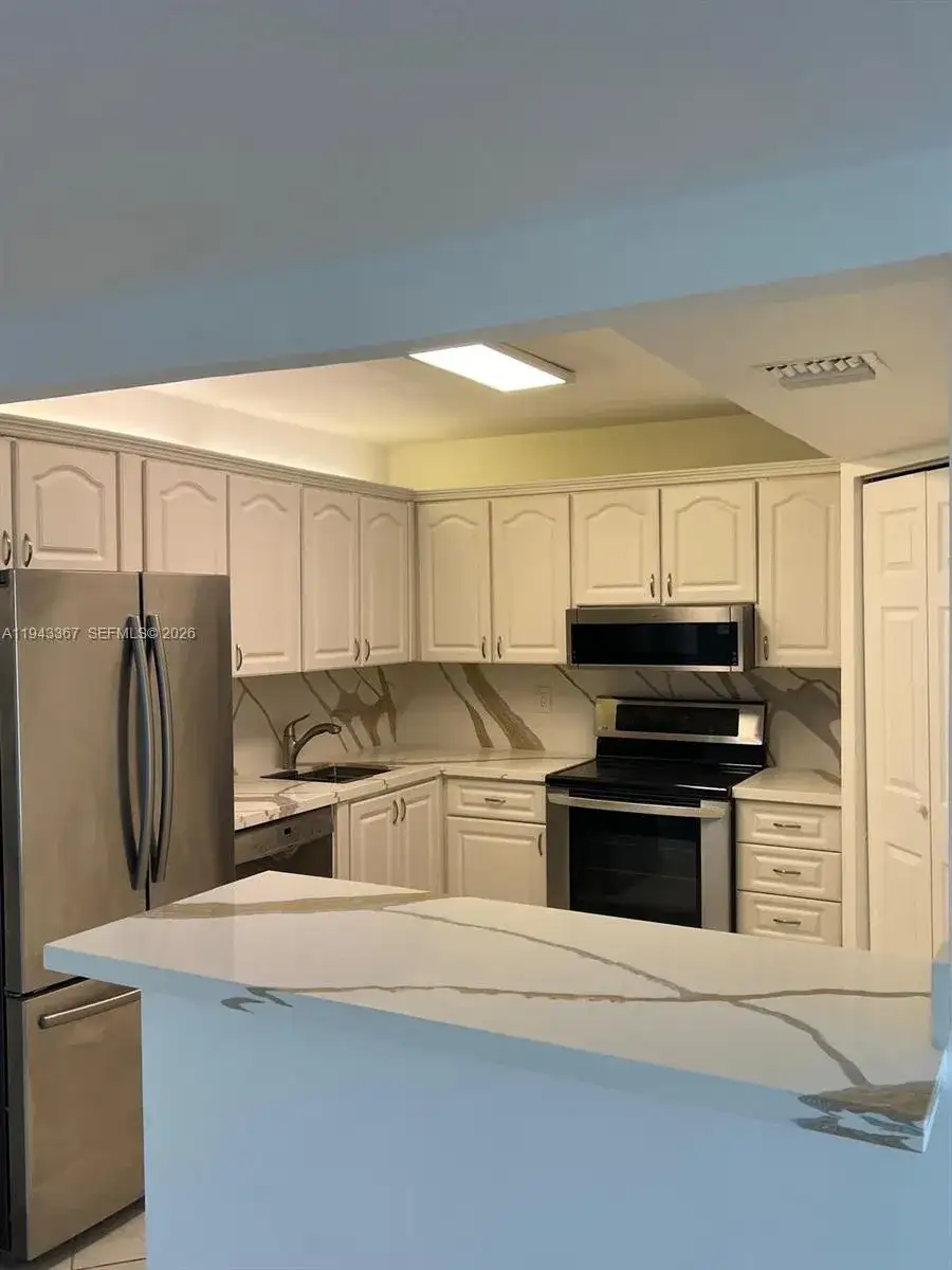 9273 Collins Ave # 607, Surfside FL 33154 photo 2
