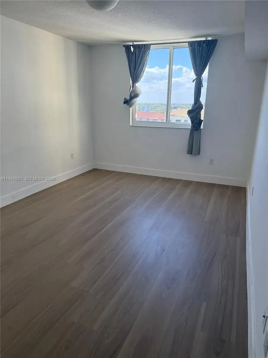 18800 NE 29th Ave # 1027, Aventura FL 33180 photo 2