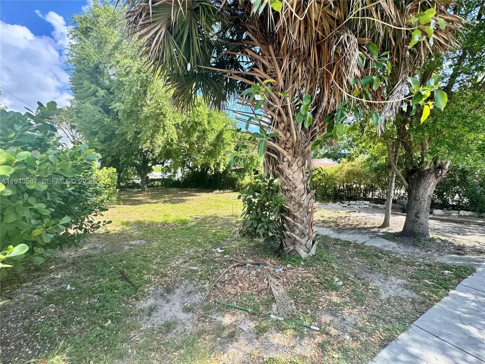 629 NW 65th St, Miami FL 33150 photo 3