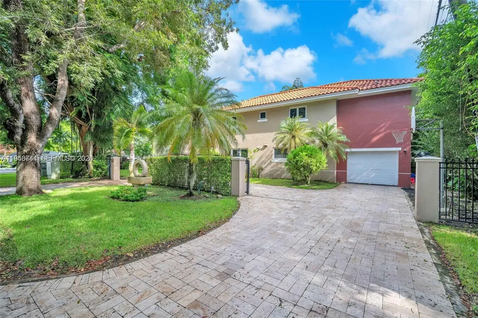 1543 Dorado Ave, Coral Gables FL 33146 photo 2