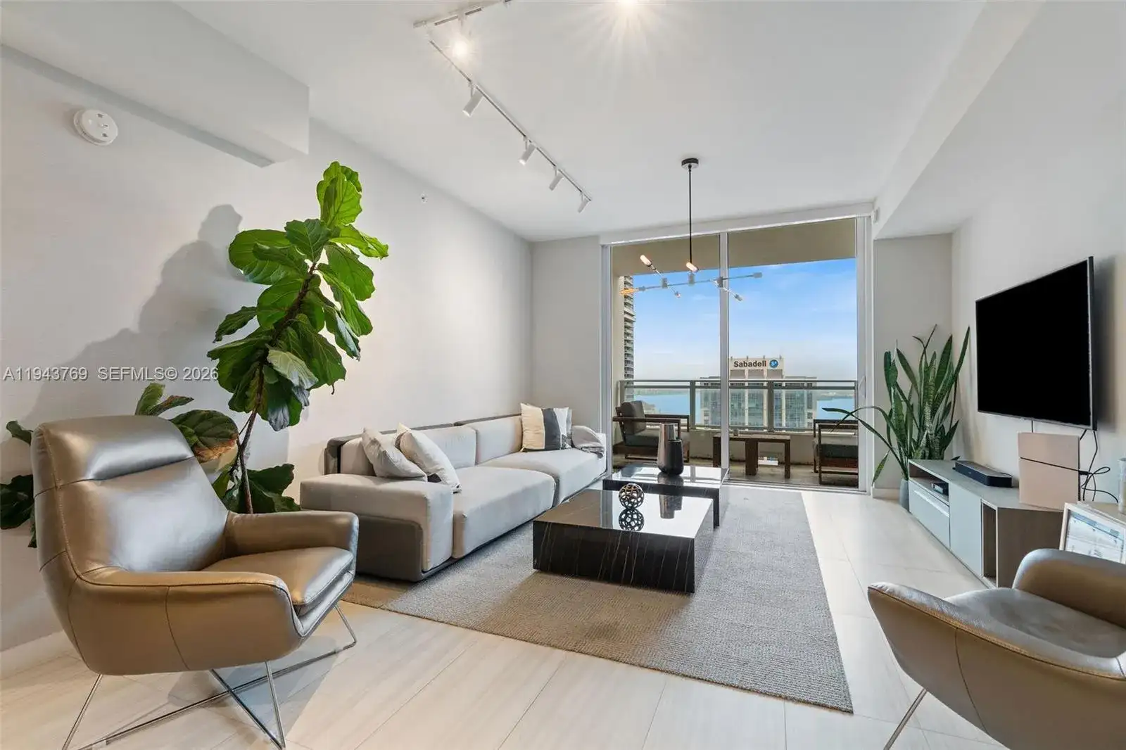 1080 Brickell Ave # 3702, Miami FL 33131 photo 2
