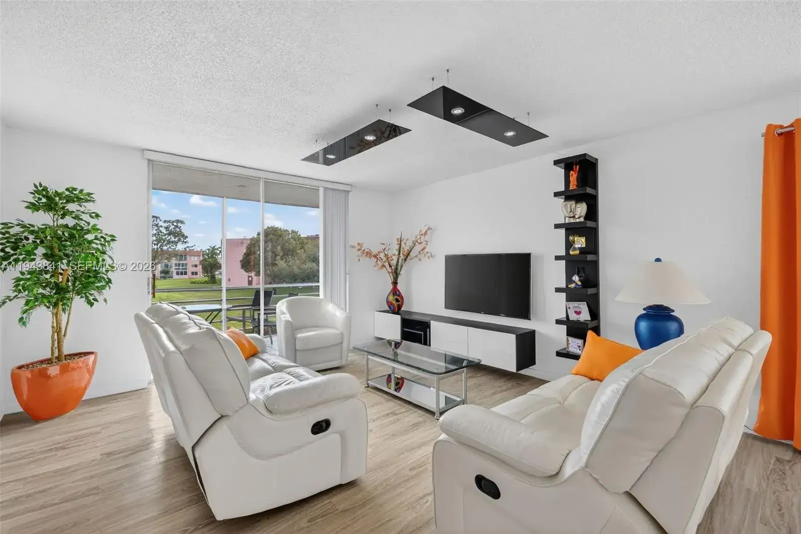 9481 Sunrise Lakes Blvd # 210, Sunrise FL 33322 photo 3