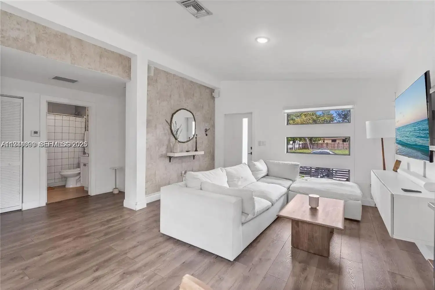 944 NW 64th St, Miami FL 33150 photo 2