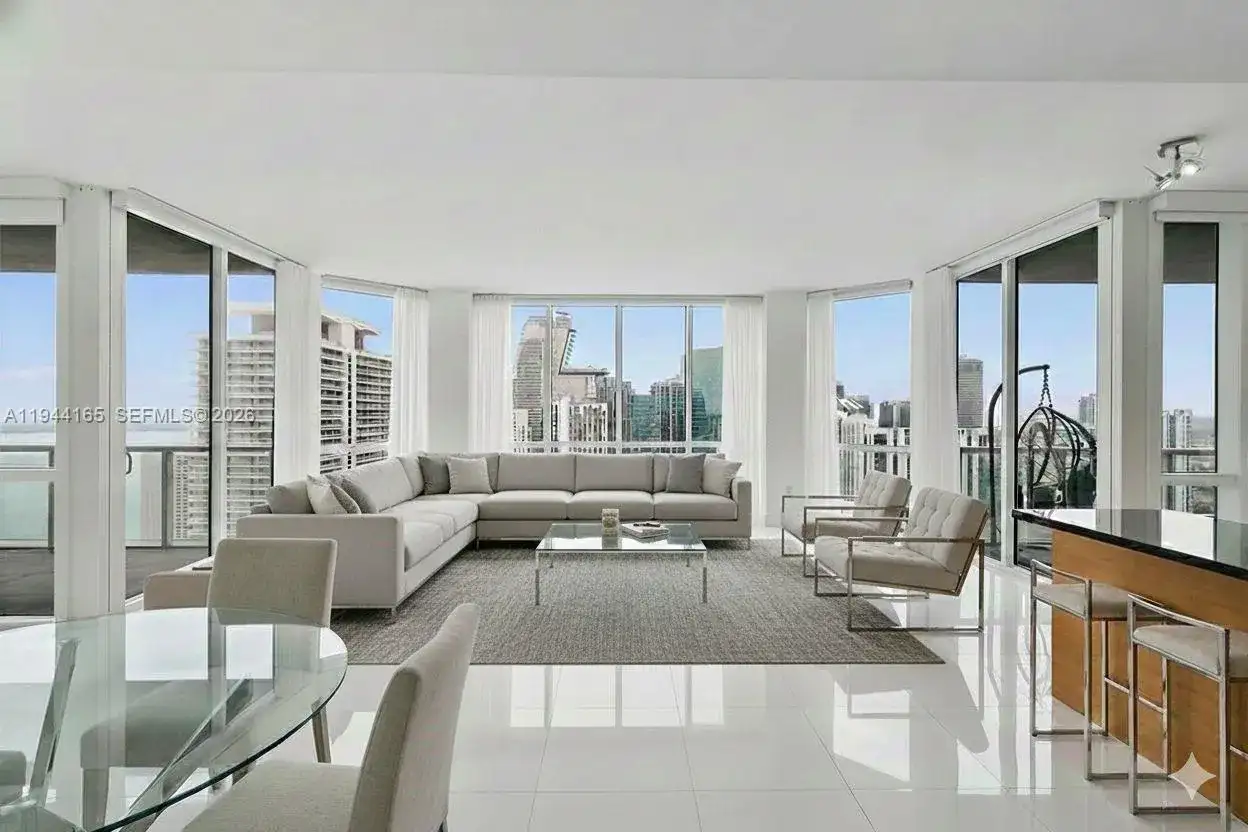 253 NE 2nd St # 4608, Miami FL 33132 photo 3