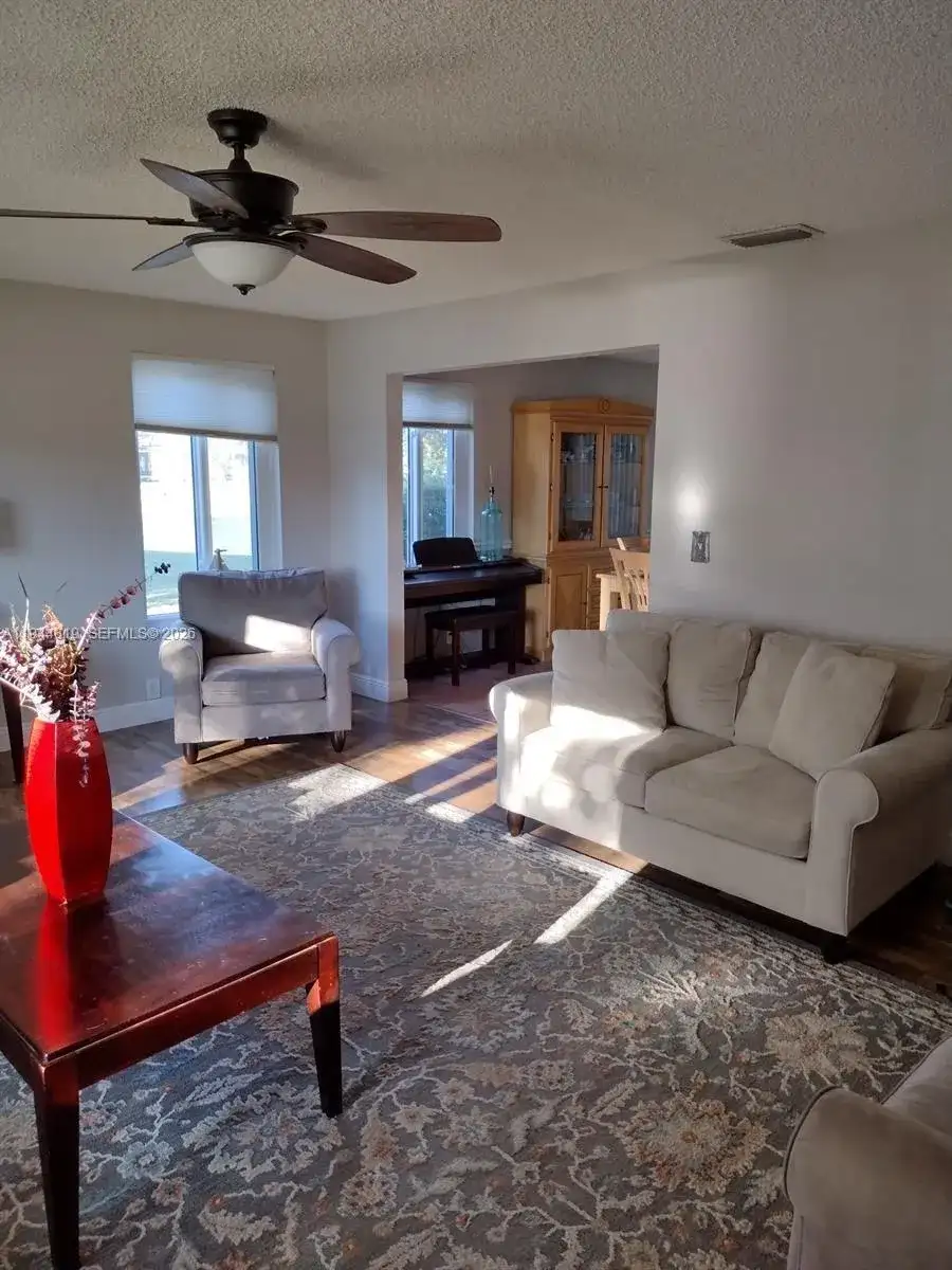 14531 Hickory Ct, Davie FL 33325 photo 3