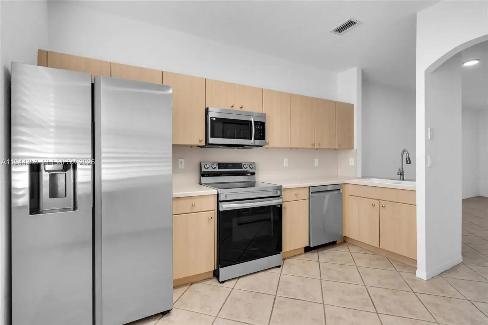 5670 NW 116th Ave # 219, Doral FL 33178 photo 3