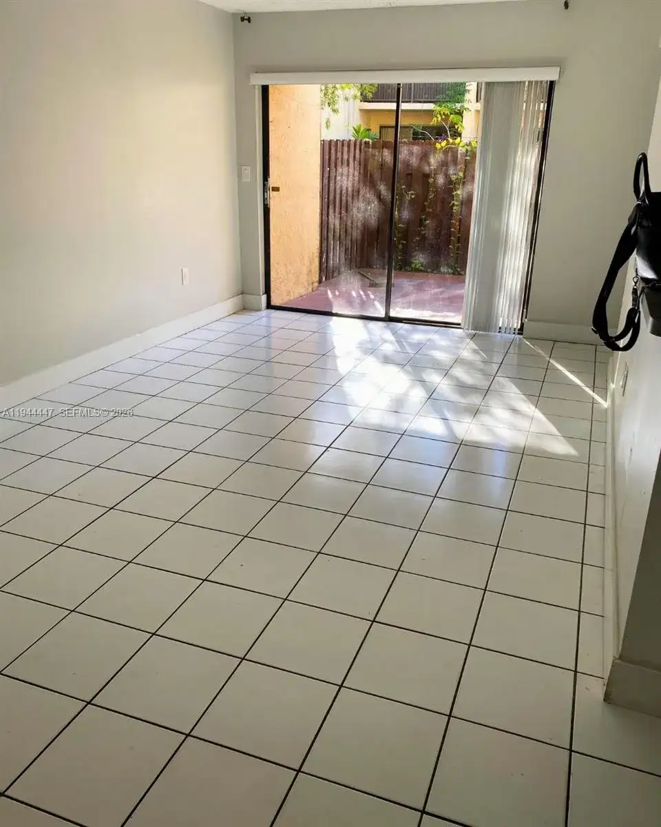 680 W Park Dr # 3, Miami FL 33172 photo 4