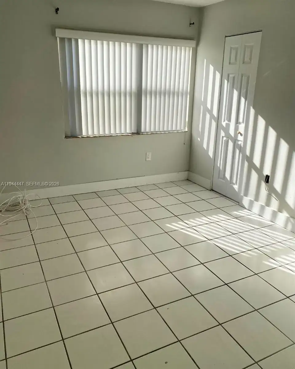 680 W Park Dr # 3, Miami FL 33172 photo 5