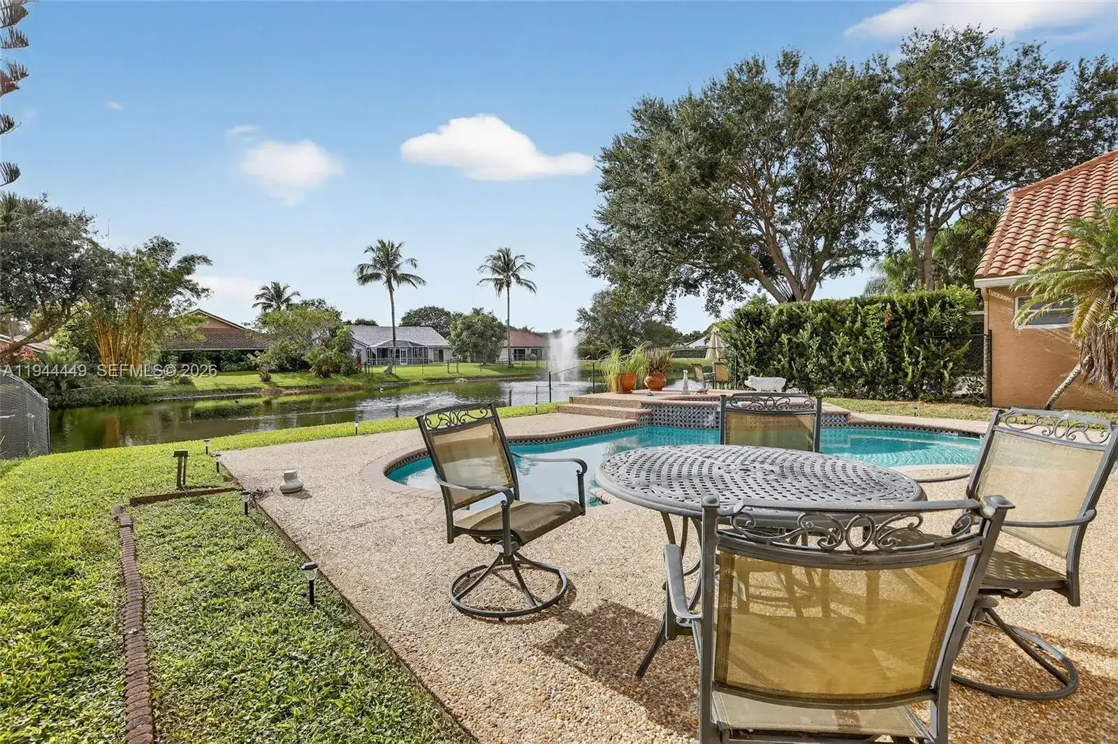 9481 Oak Grove Cir, Davie FL 33328 photo 4