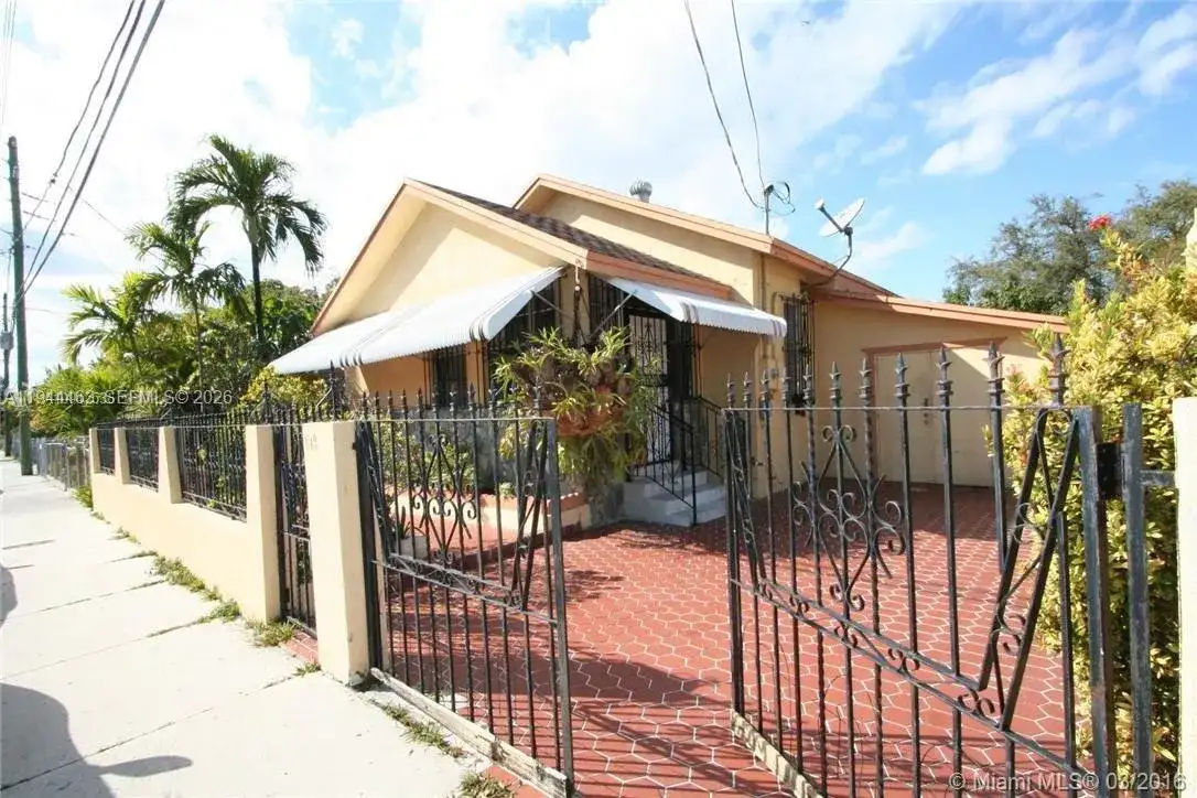 1119 SW 9th St, Miami FL 33130 photo 2