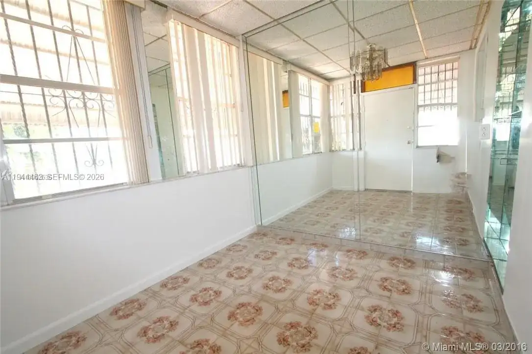 1119 SW 9th St, Miami FL 33130 photo 3