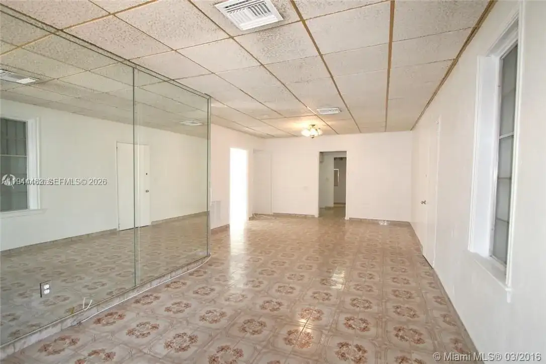 1119 SW 9th St, Miami FL 33130 photo 4