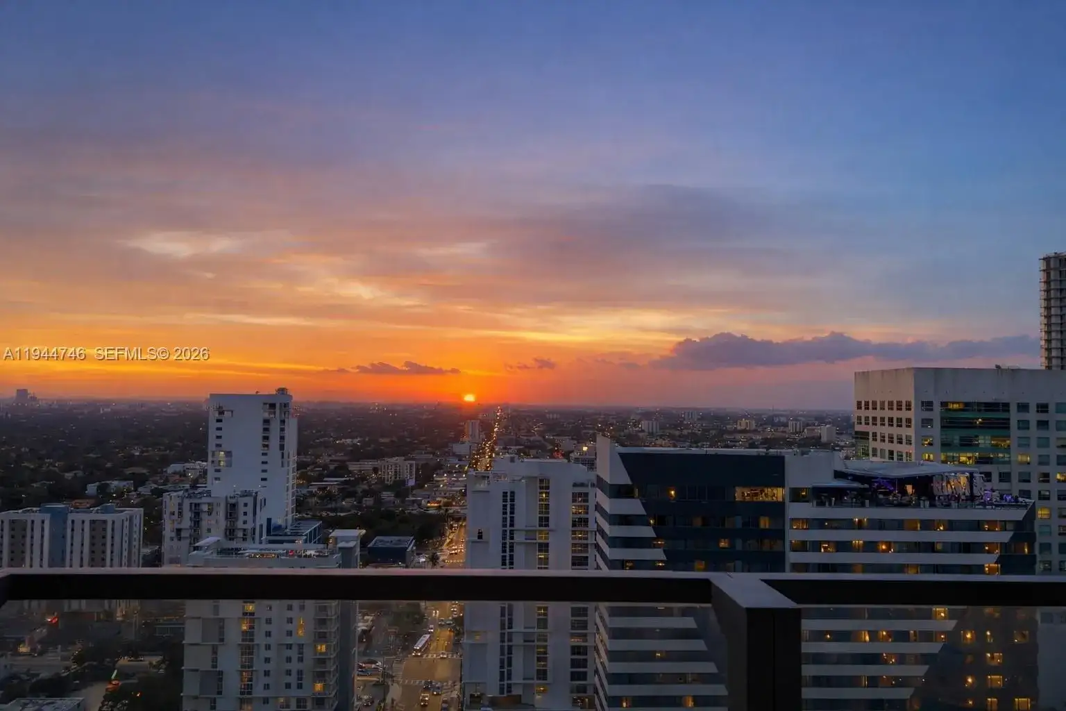 88 SW 7th St # 2302, Miami FL 33130 photo 2