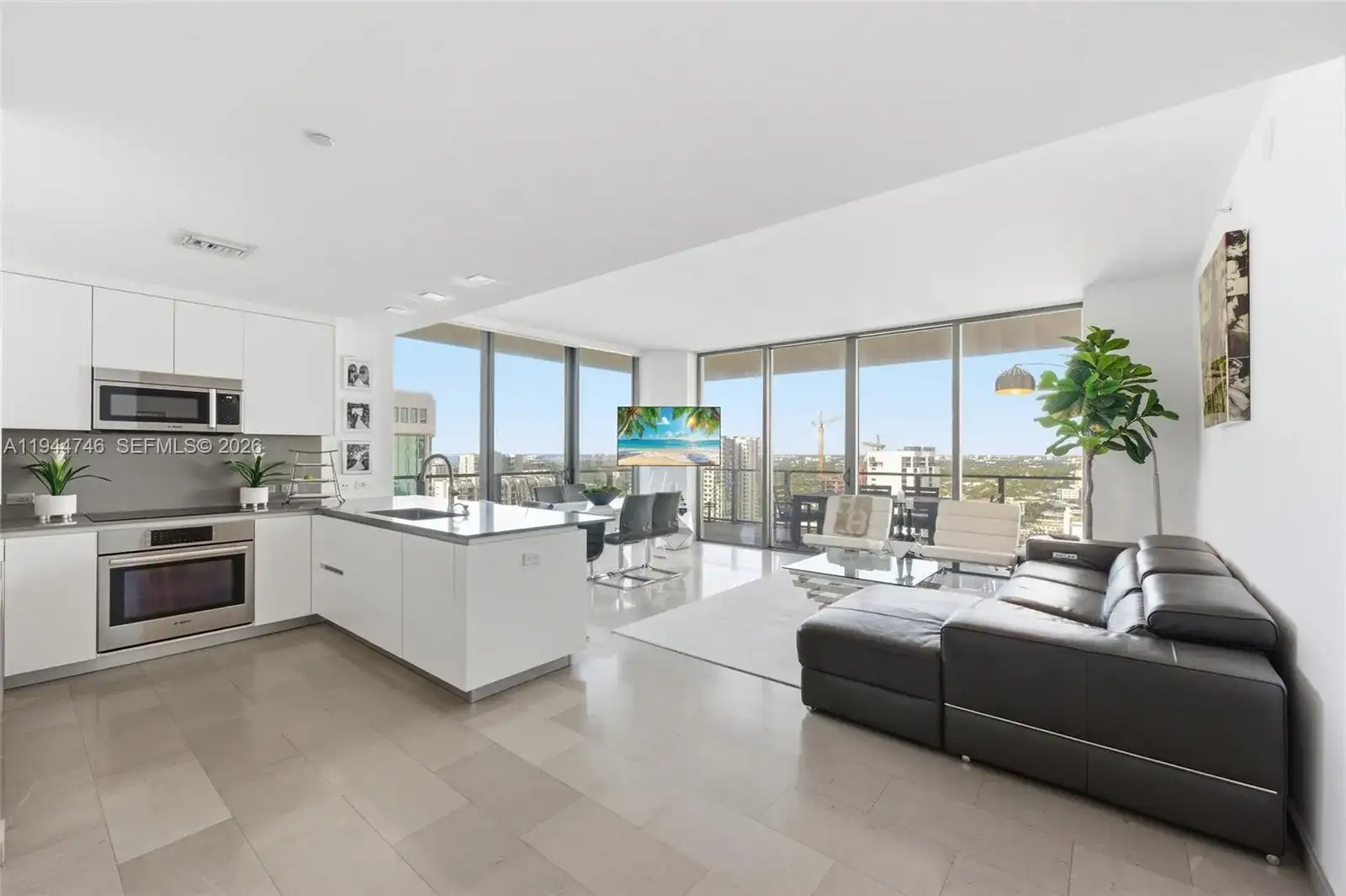 88 SW 7th St # 2302, Miami FL 33130 photo 5