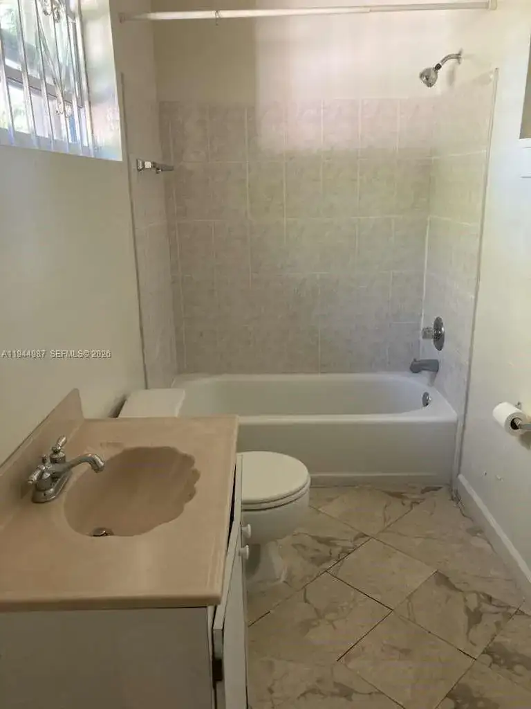 18815 NW 33rd Ct, Miami Gardens FL 33056 photo 3