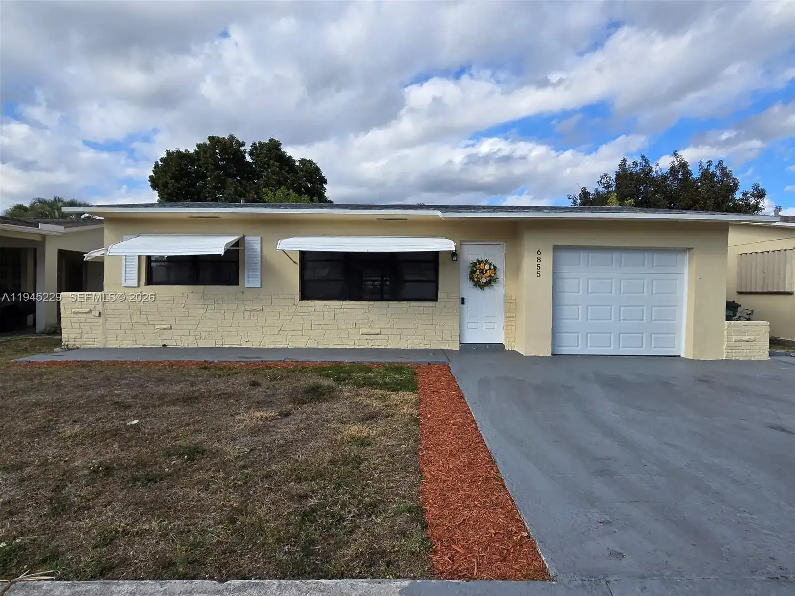 6855 NW 9th St, Margate FL 33063 photo 2