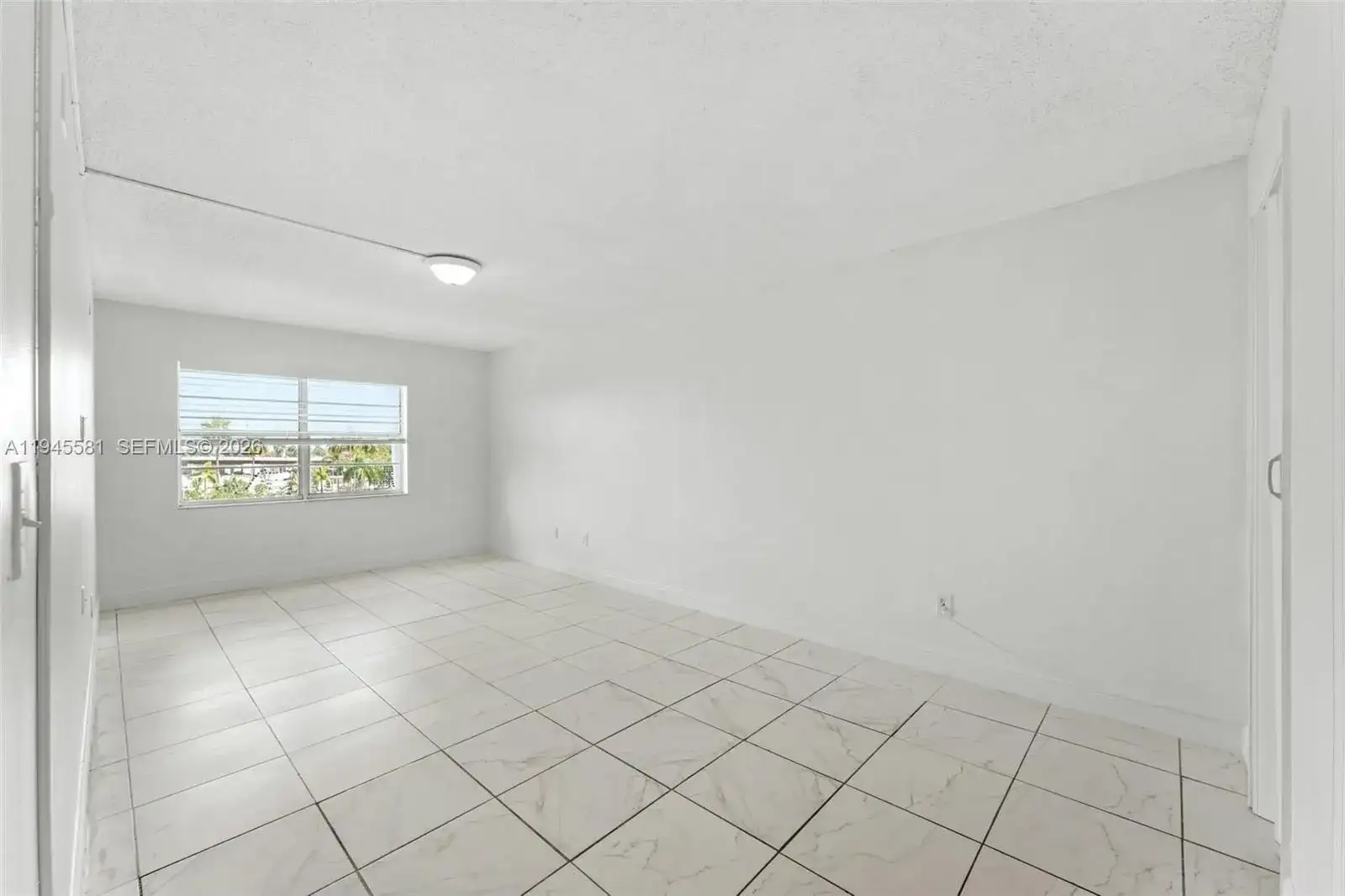 482 NW 165th St Rd # 605, Miami FL 33169 photo 4