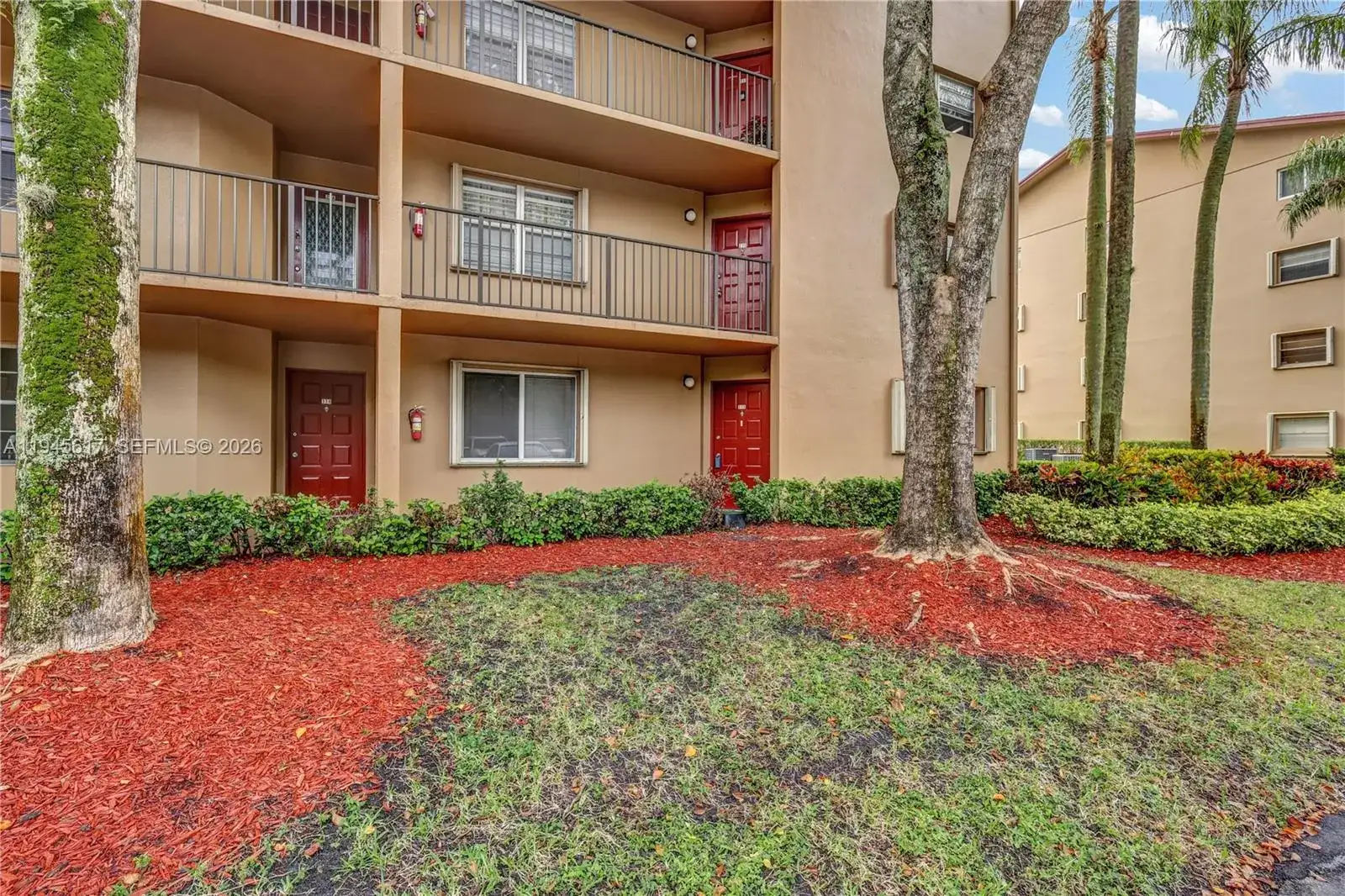 12850 SW 4th Ct # 115I, Pembroke Pines FL 33027 photo 3
