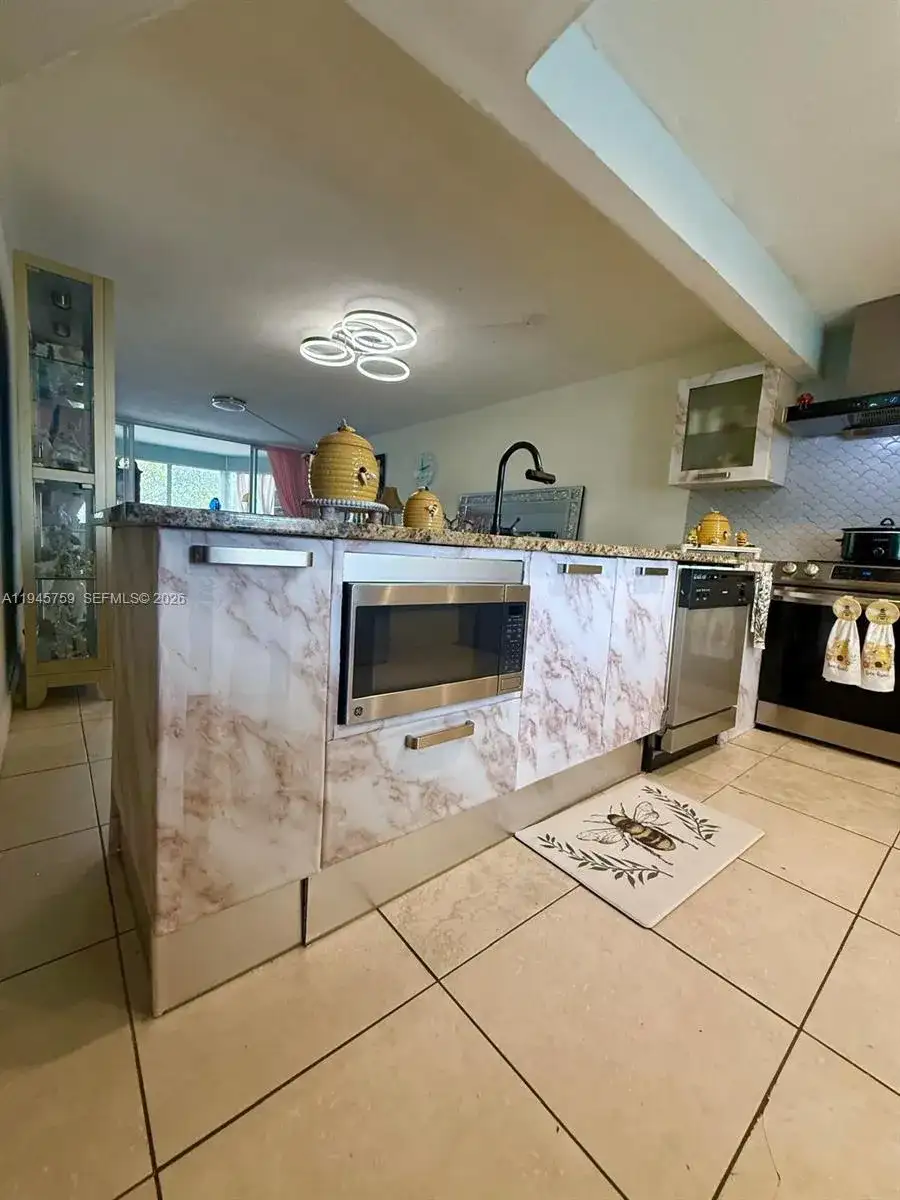 1601 NE 191st St # B403, Miami FL 33179 photo 2