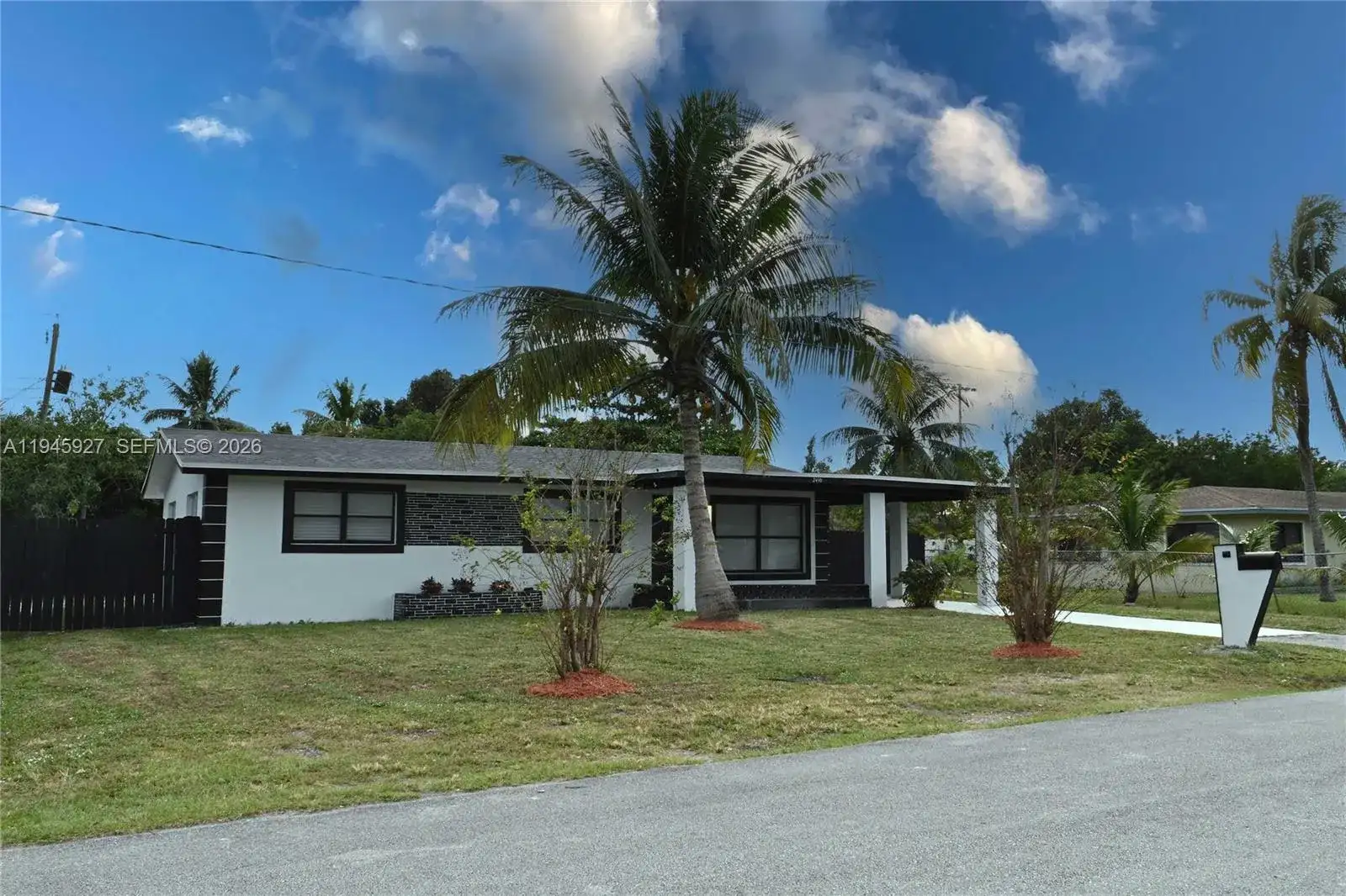 2496 SW 8th St, Fort Lauderdale FL 33312 photo 5