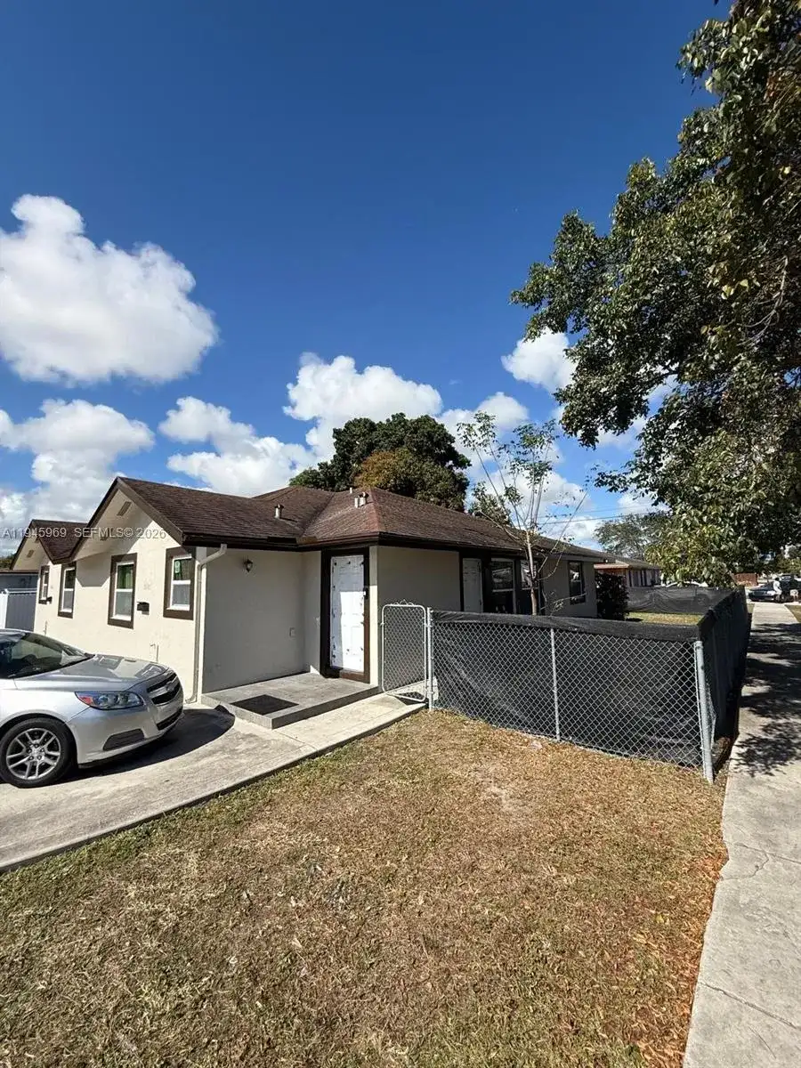10501-10503 SW 172, Miami FL 33157 photo 3