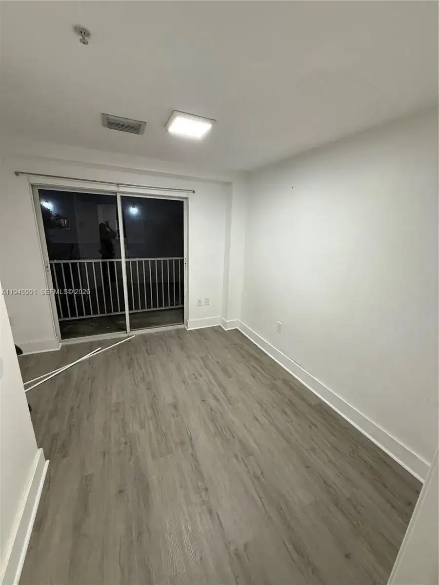 821 SW 2nd St # 6, Miami FL 33130 photo 2