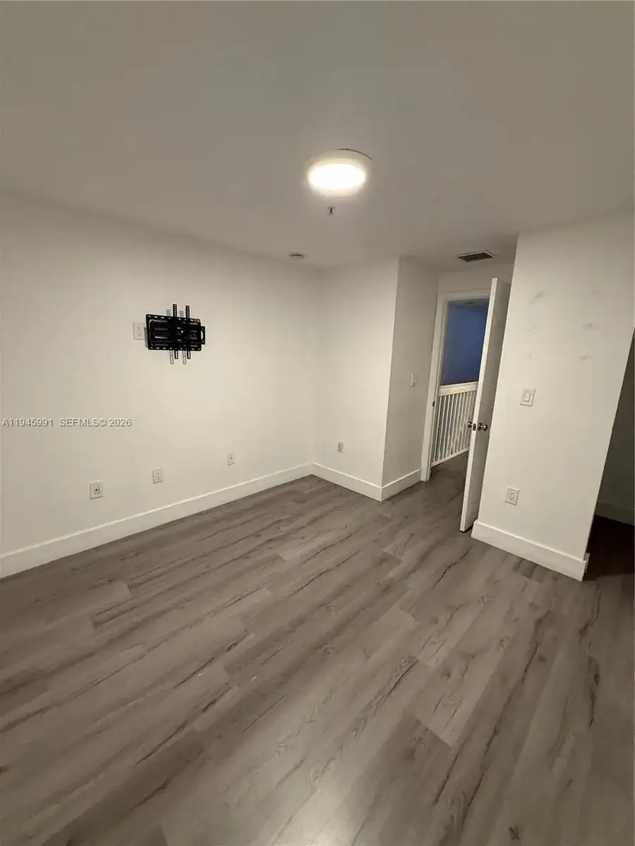 821 SW 2nd St # 6, Miami FL 33130 photo 3