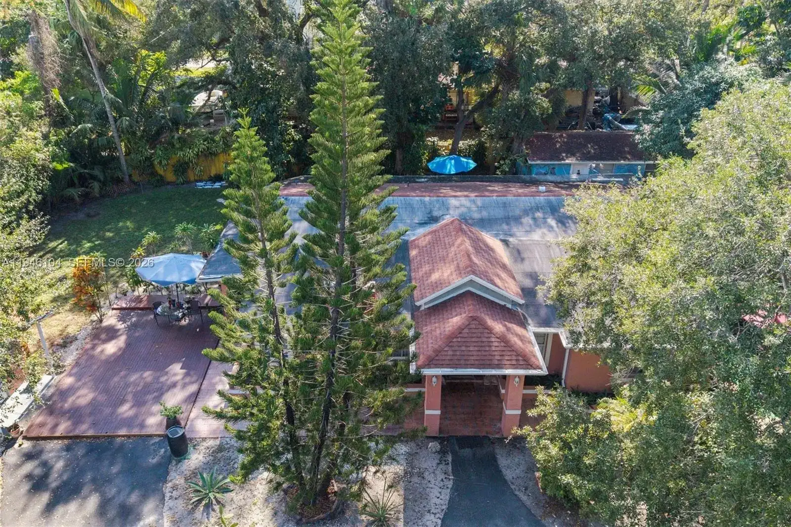 1760 NE 144th St, Miami FL 33181 photo 3