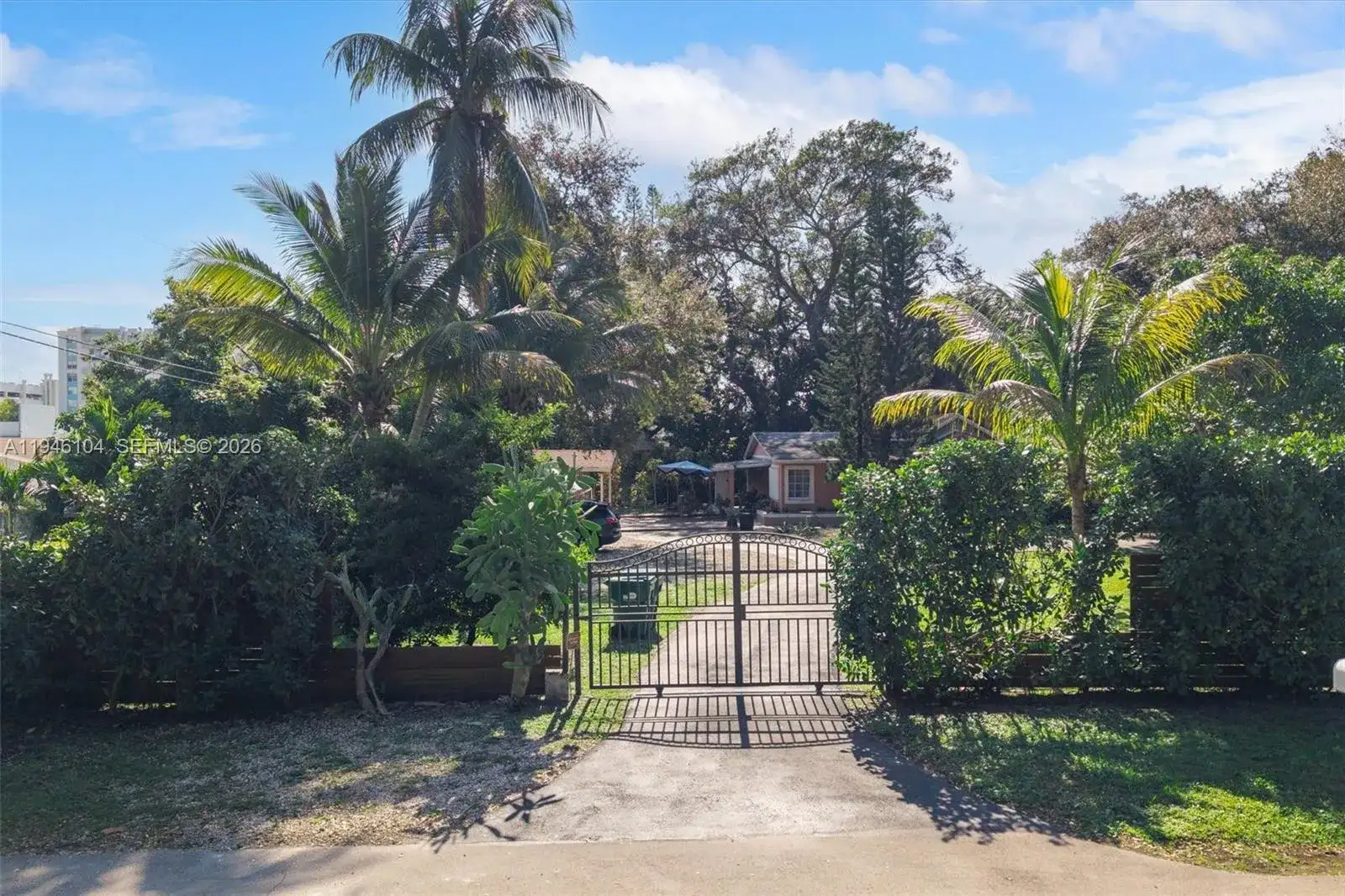 1760 NE 144th St, Miami FL 33181 photo 5