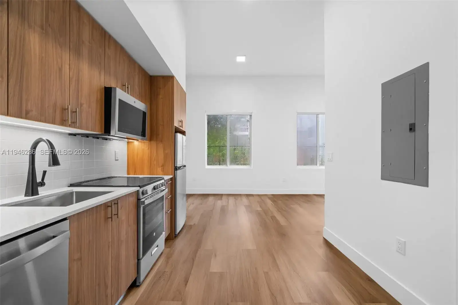 650 SW 1st St # 201, Miami FL 33130 photo 3