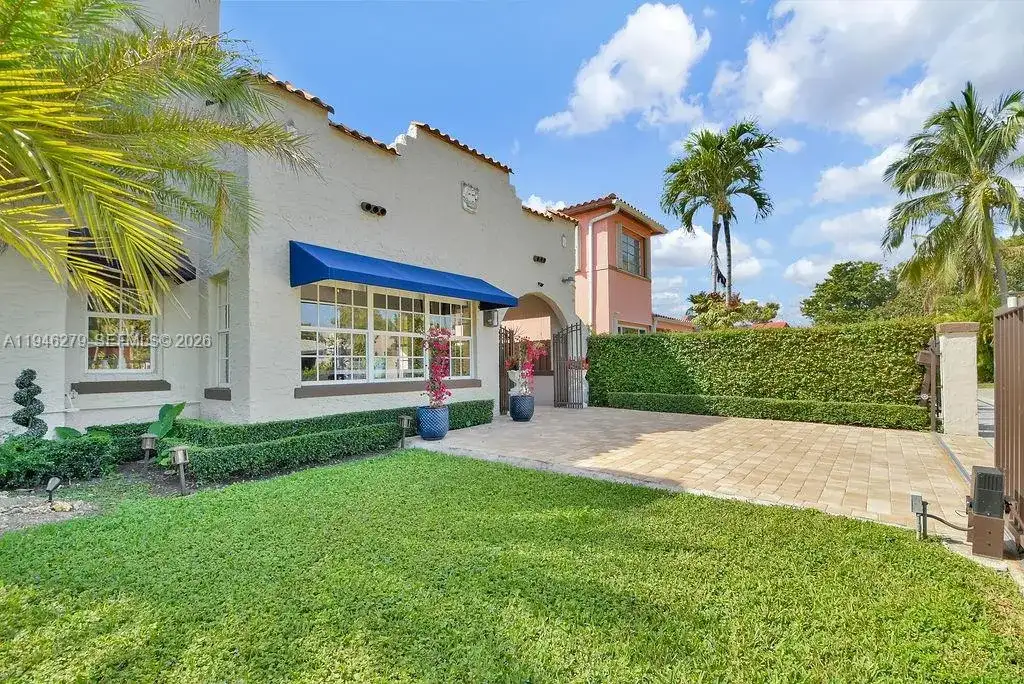 4722 SW 5th St, Coral Gables FL 33134 photo 2