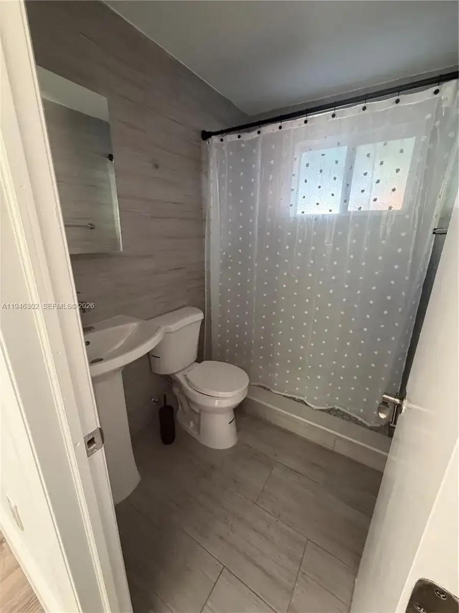 201 SW 21st Ct # 1, Miami FL 33135 photo 3