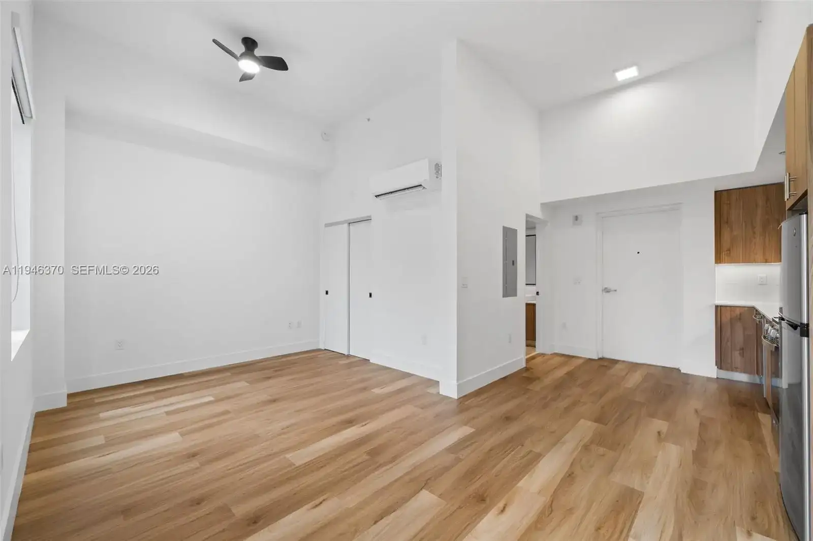 650 SW 1st St # 403, Miami FL 33130 photo 4