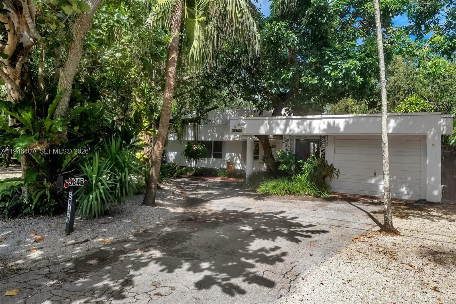 5845 SW 88th St, South Miami FL 33156 photo 4