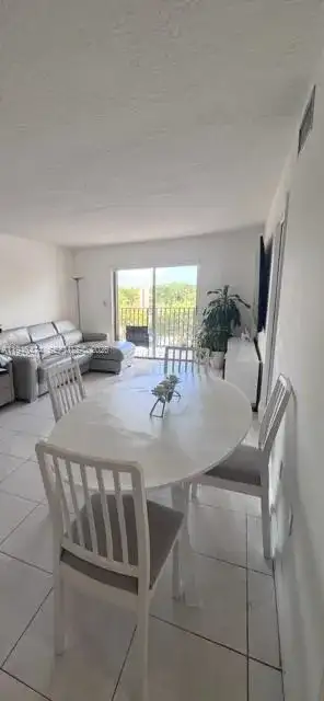 4801 NW 7th # 16, Miami FL 33126 photo 3